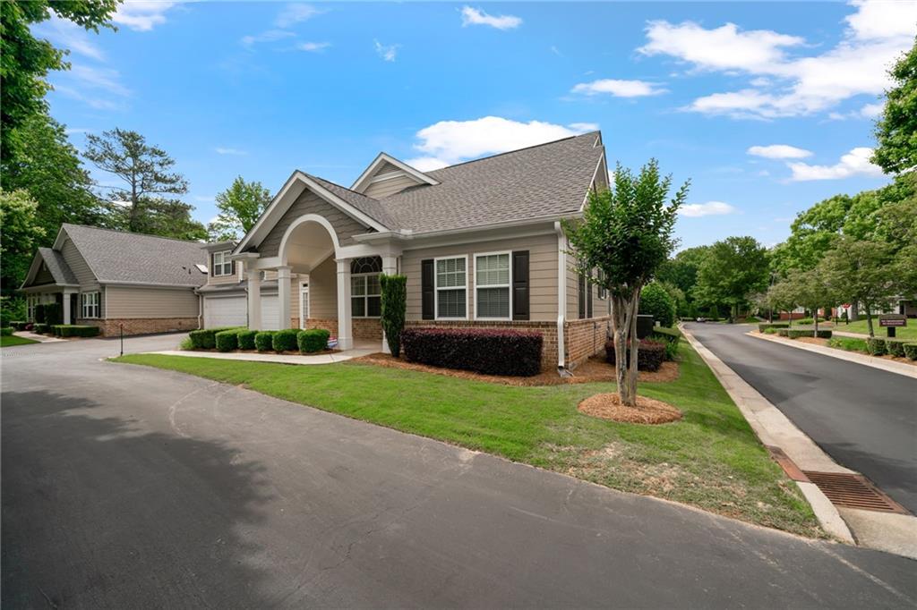 2561 Grapevine Circle Unit 104