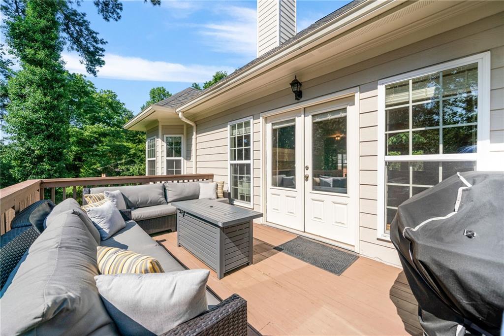 6642 Crestwood Peninsula