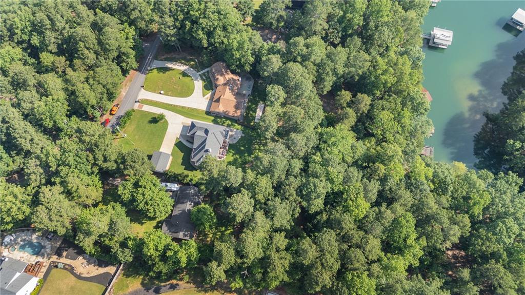 6642 Crestwood Peninsula