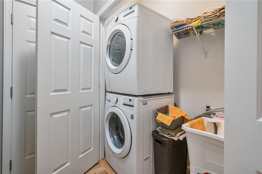 6642 Crestwood Peninsula