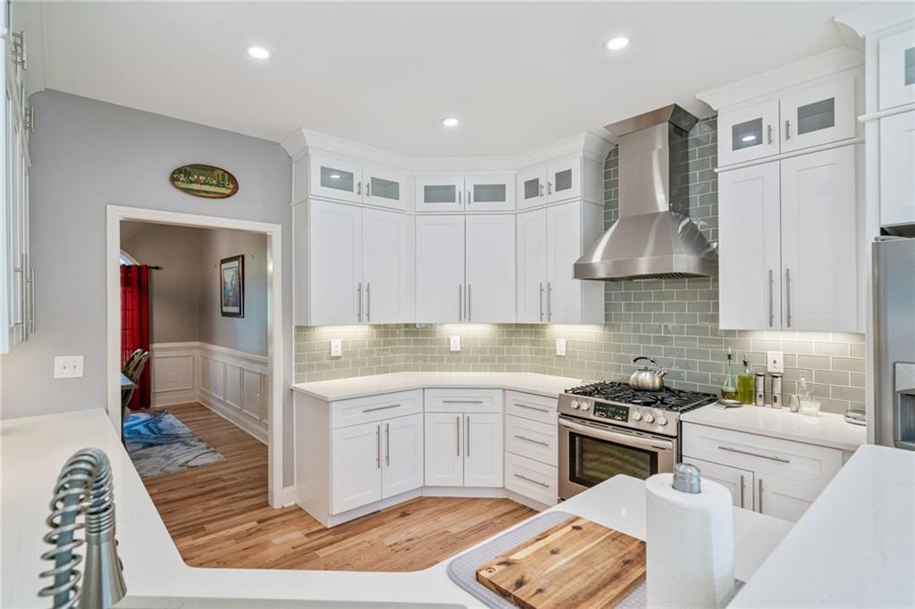 6642 Crestwood Peninsula