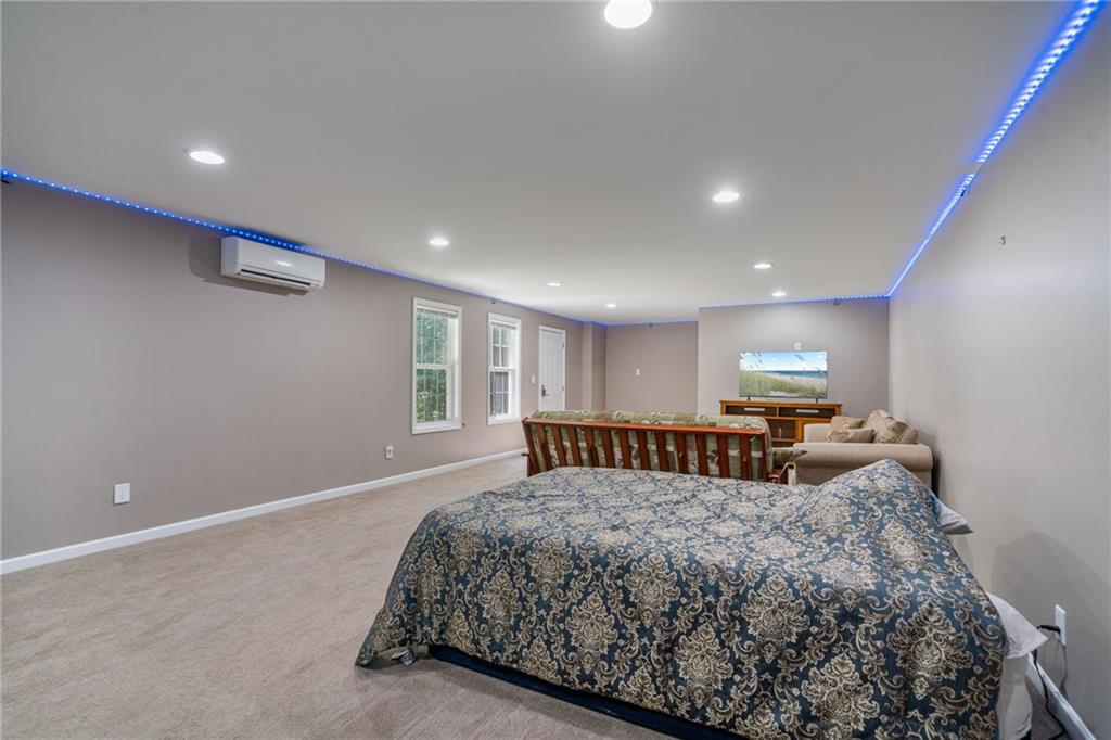 6642 Crestwood Peninsula