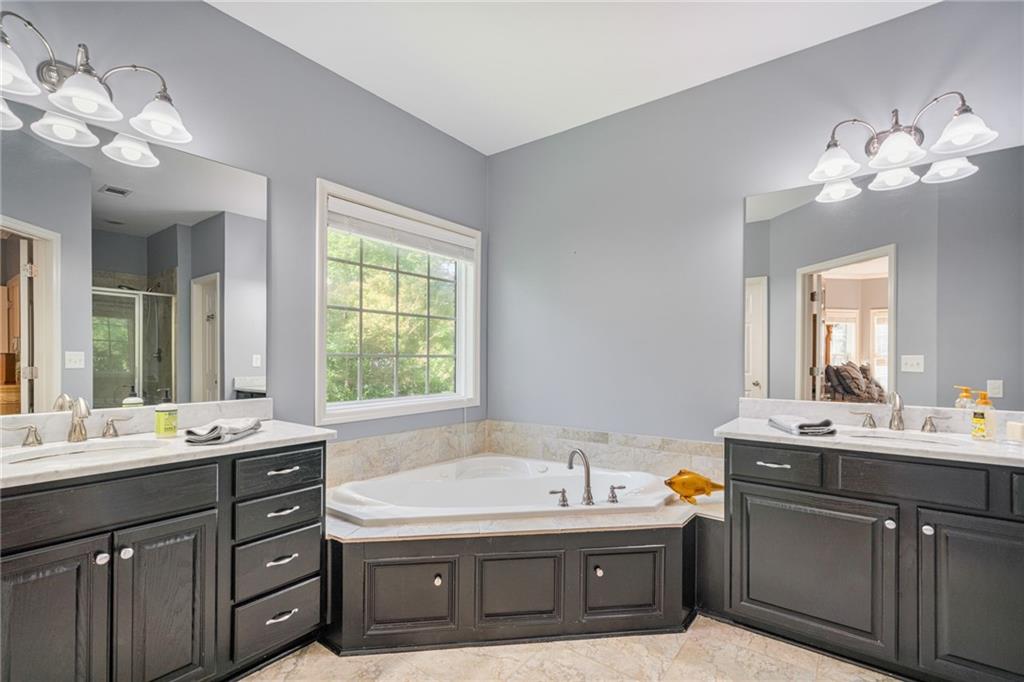 6642 Crestwood Peninsula