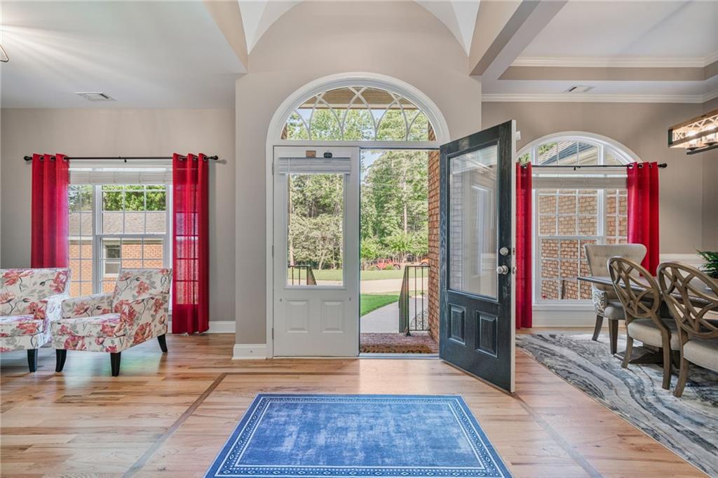 6642 Crestwood Peninsula