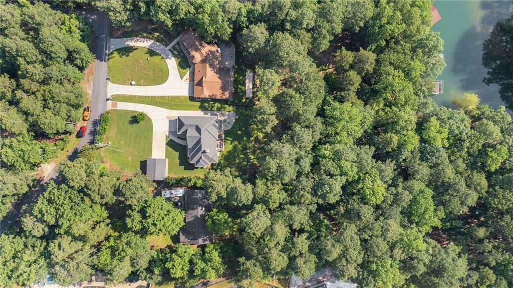 6642 Crestwood Peninsula