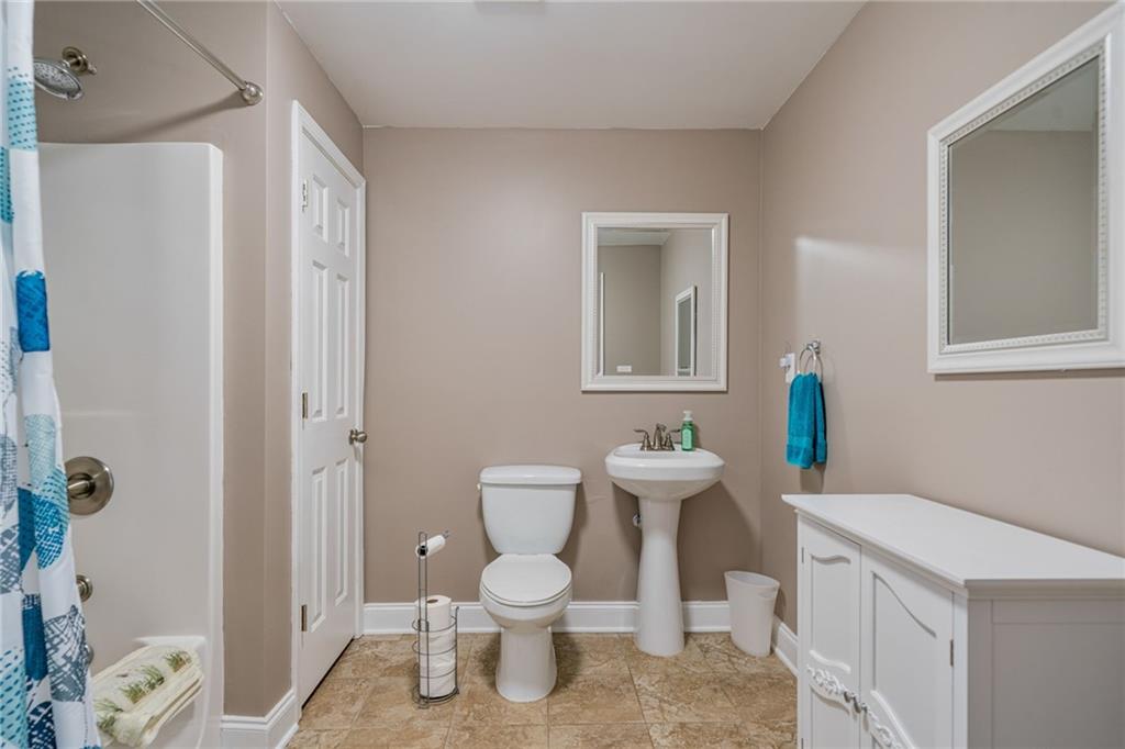 6642 Crestwood Peninsula