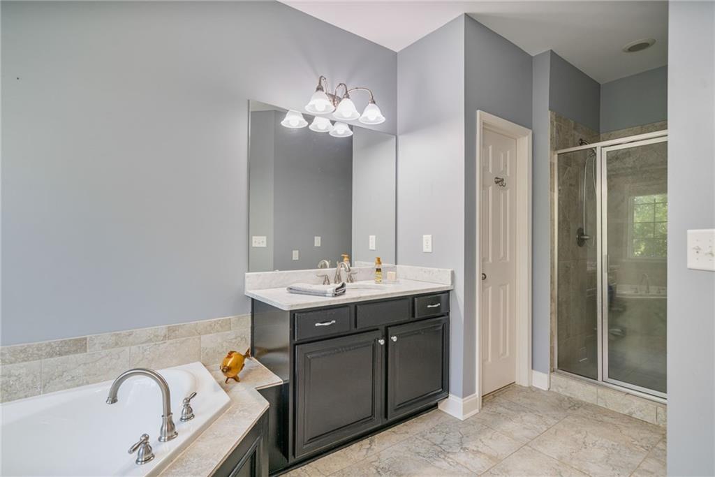 6642 Crestwood Peninsula