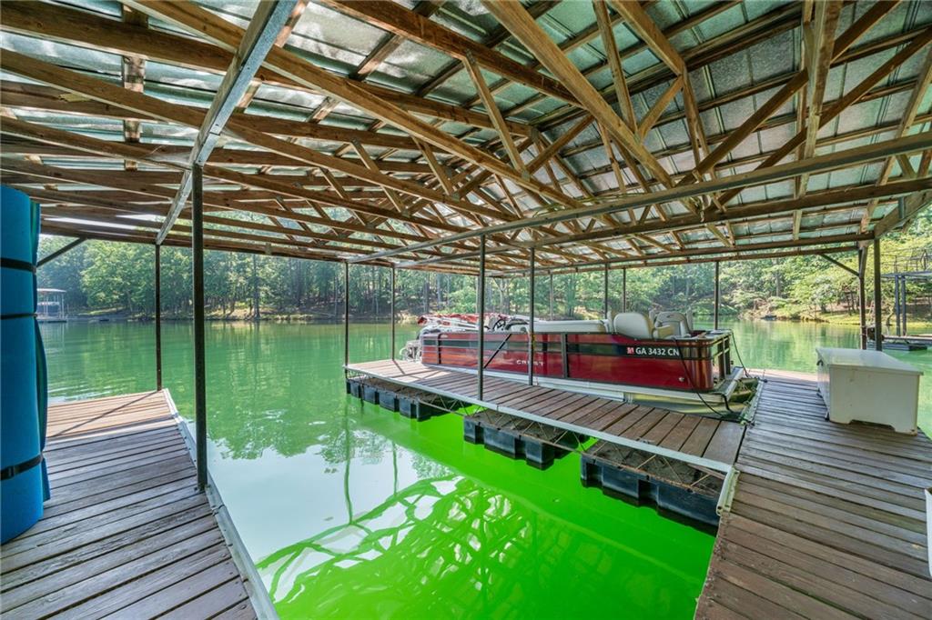 6642 Crestwood Peninsula