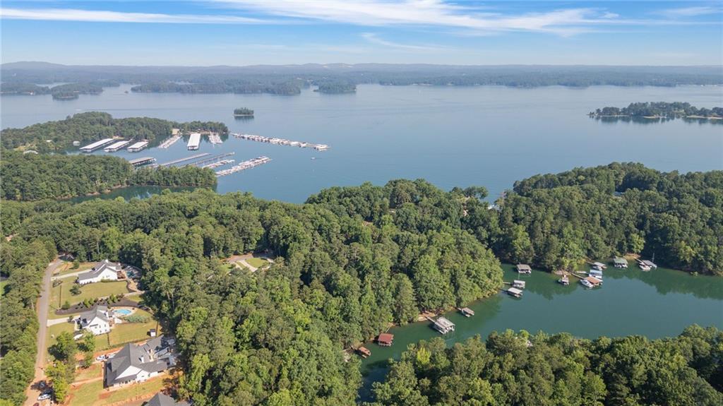 6642 Crestwood Peninsula