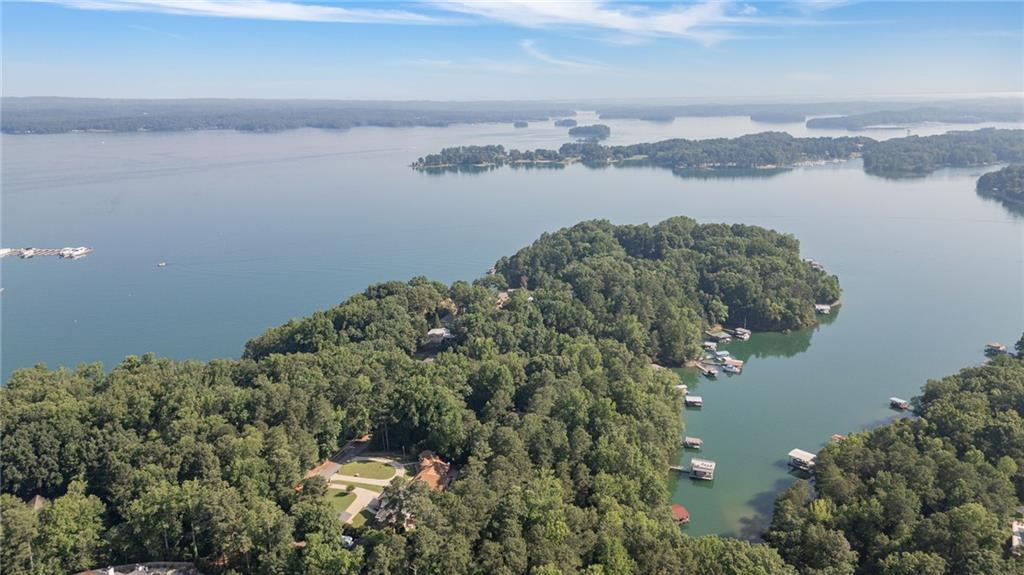 6642 Crestwood Peninsula