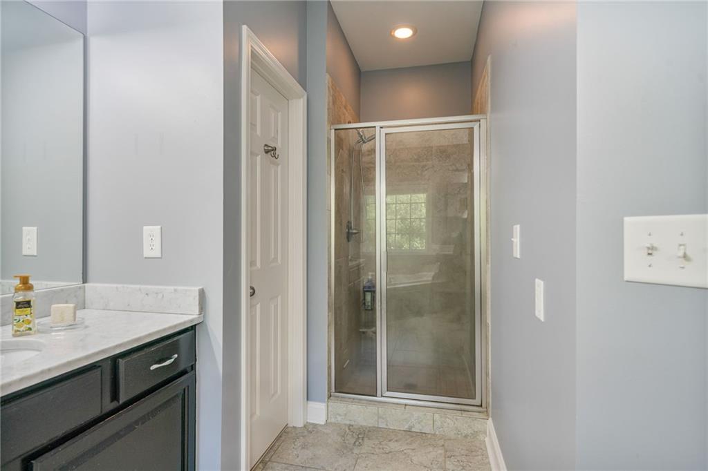 6642 Crestwood Peninsula