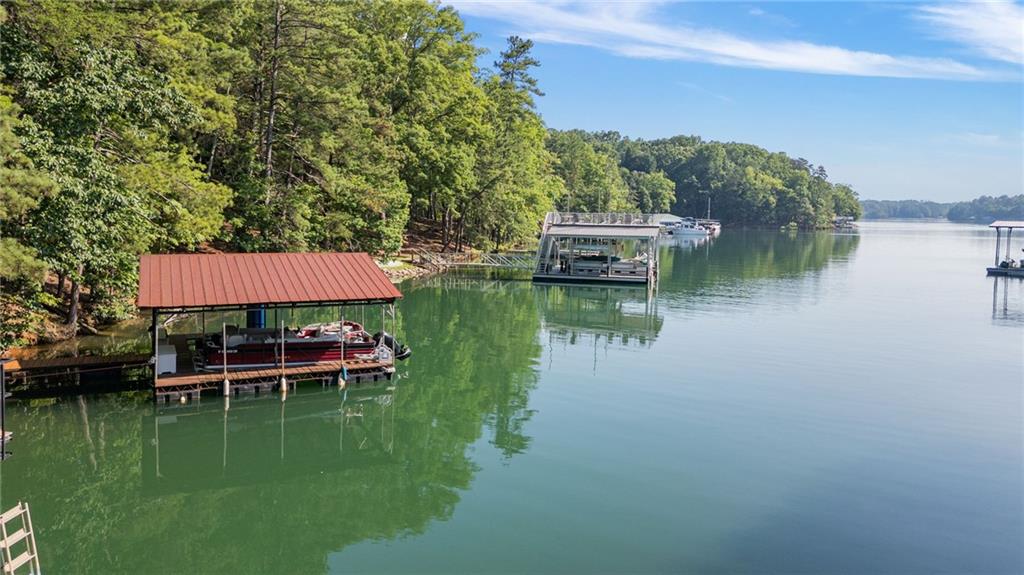 6642 Crestwood Peninsula