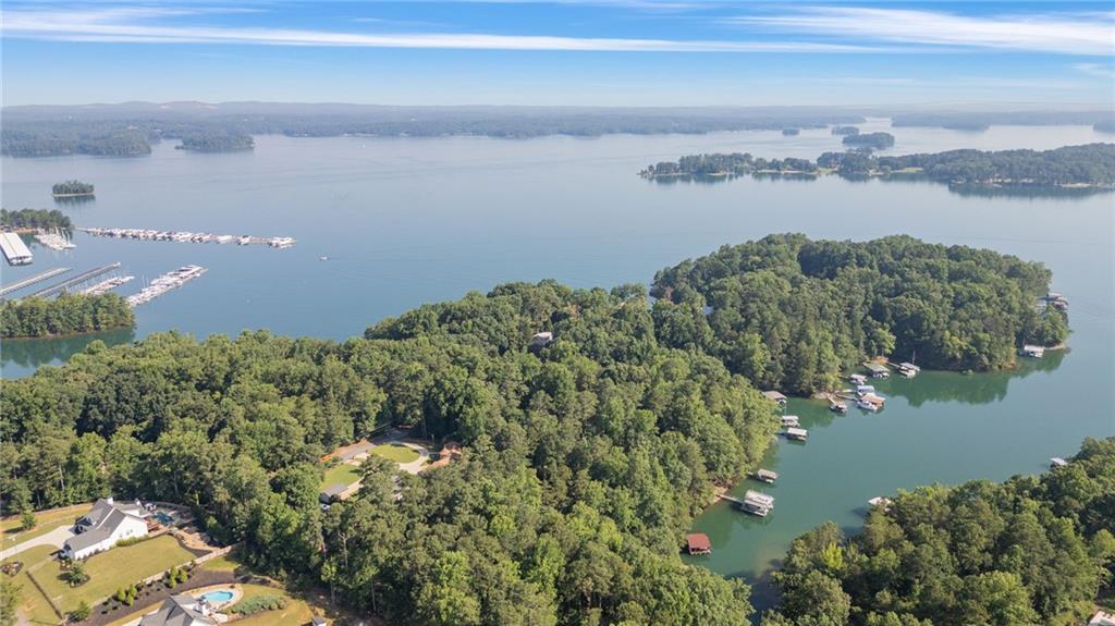 6642 Crestwood Peninsula