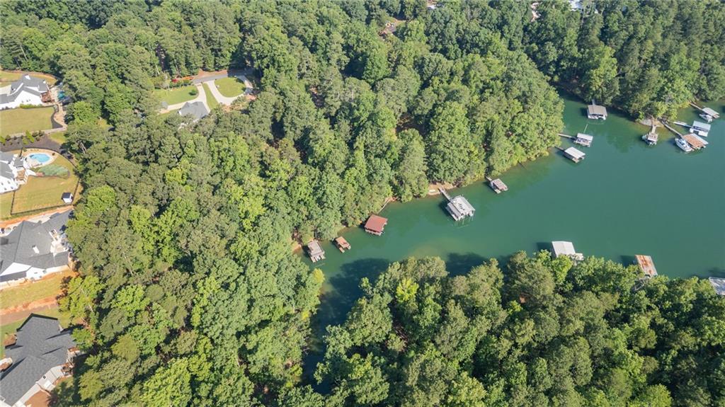 6642 Crestwood Peninsula