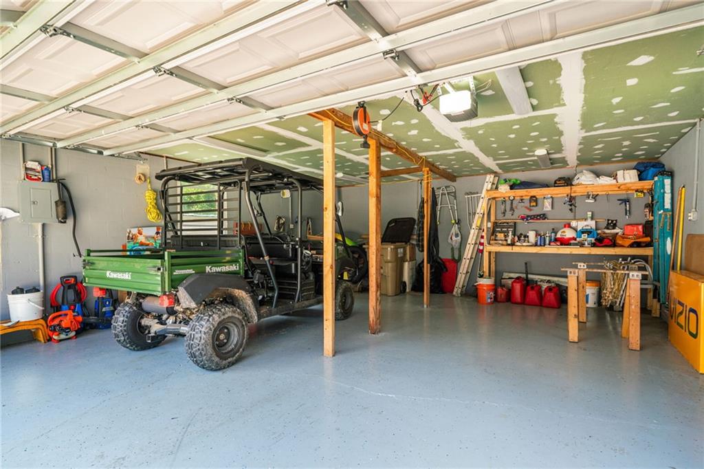 6642 Crestwood Peninsula