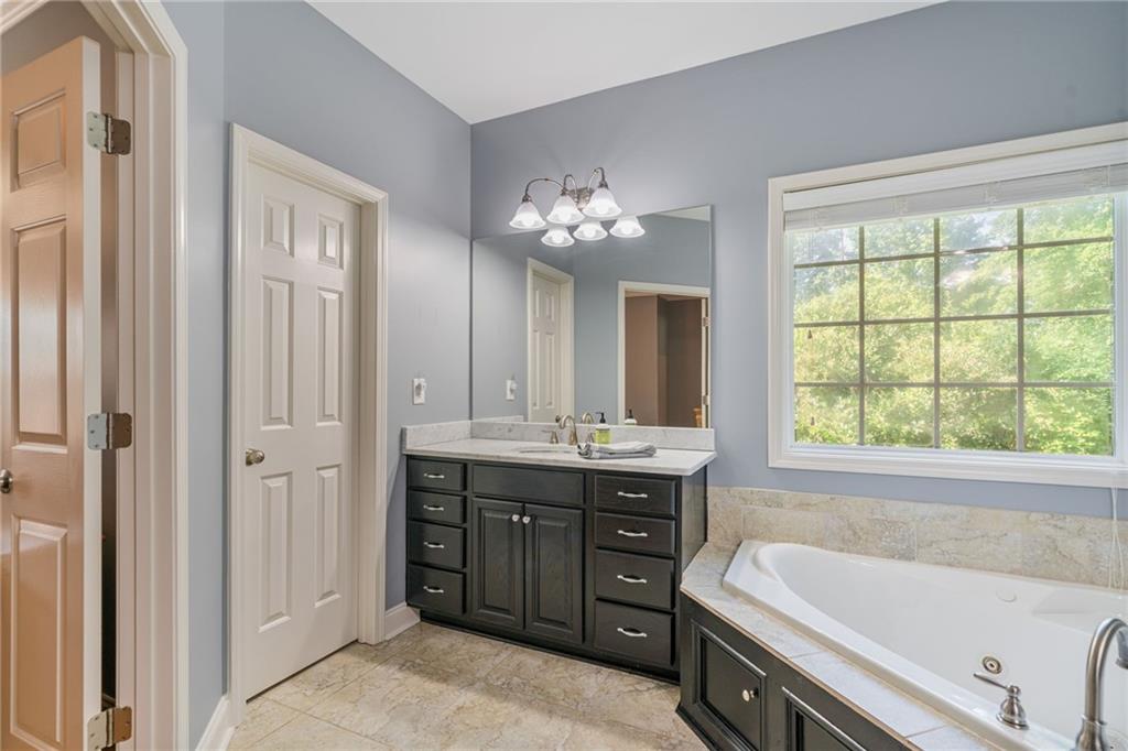 6642 Crestwood Peninsula