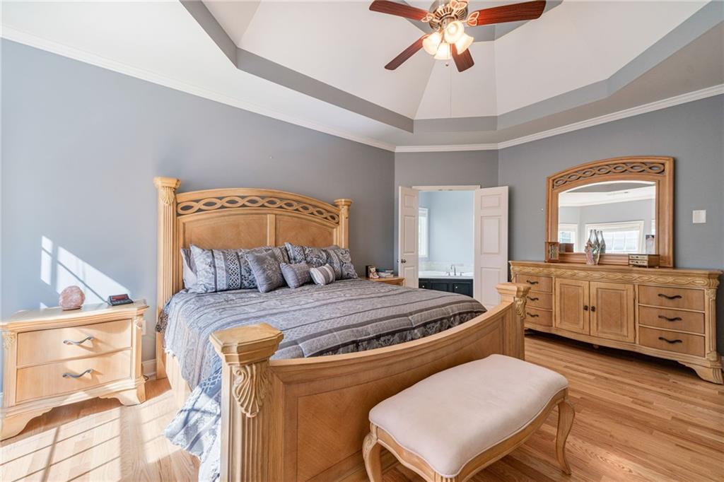 6642 Crestwood Peninsula