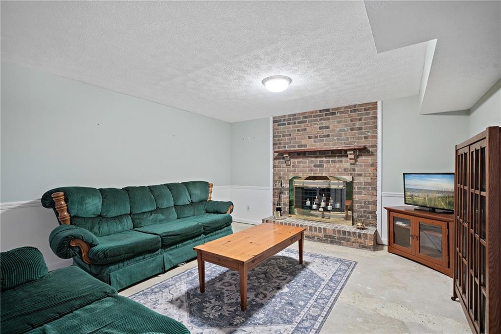 4692 Cheri Lynn Road NW