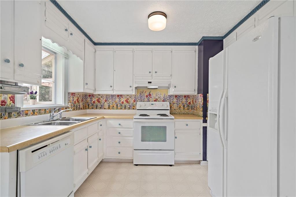 4692 Cheri Lynn Road NW