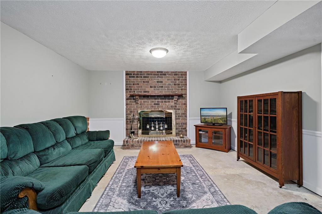 4692 Cheri Lynn Road NW