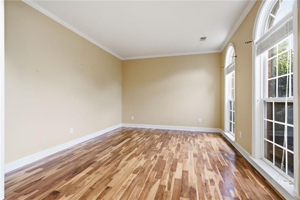 1125 Mountclaire Drive