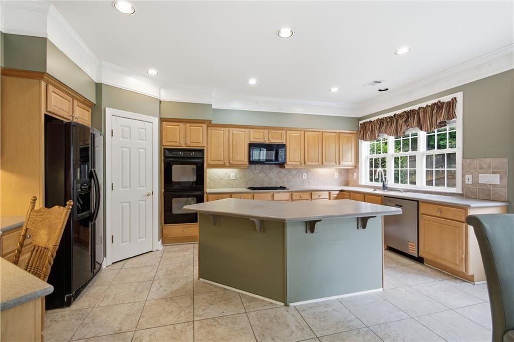 1125 Mountclaire Drive