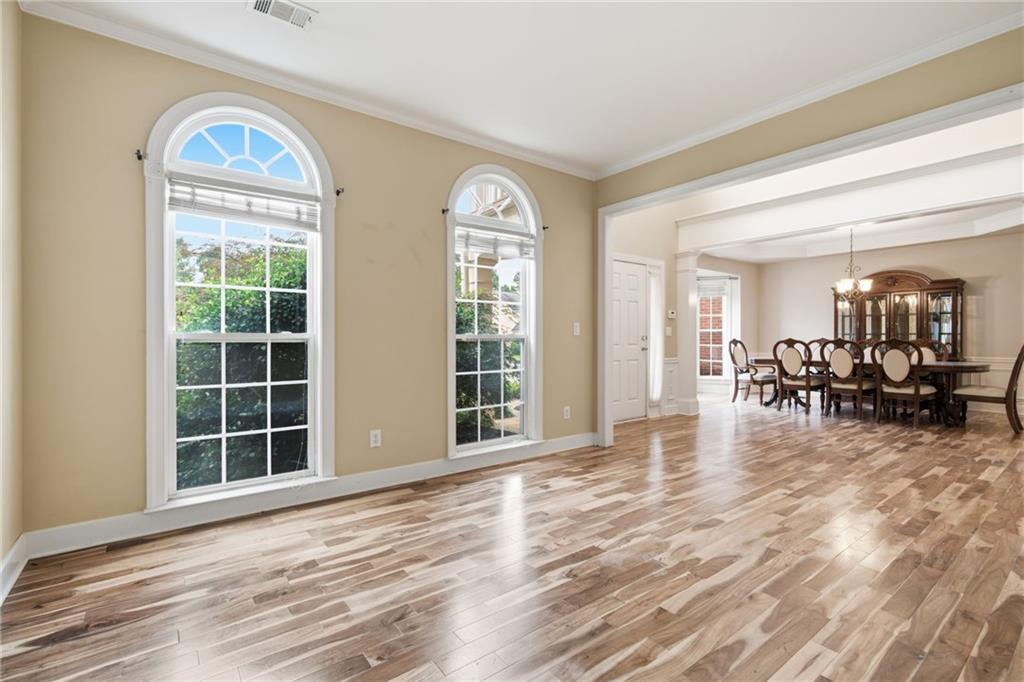 1125 Mountclaire Drive
