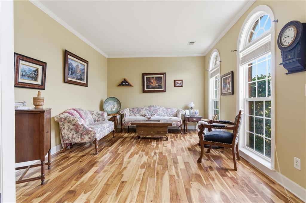 1125 Mountclaire Drive