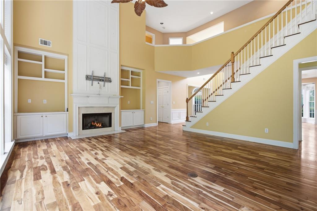 1125 Mountclaire Drive