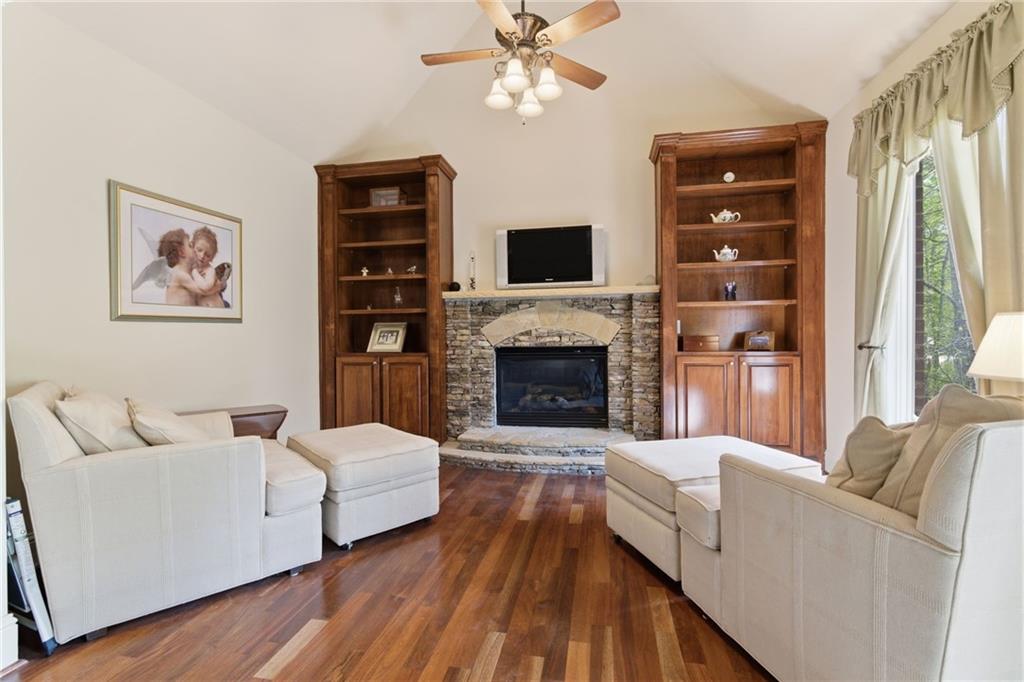 102 Townsend Pass