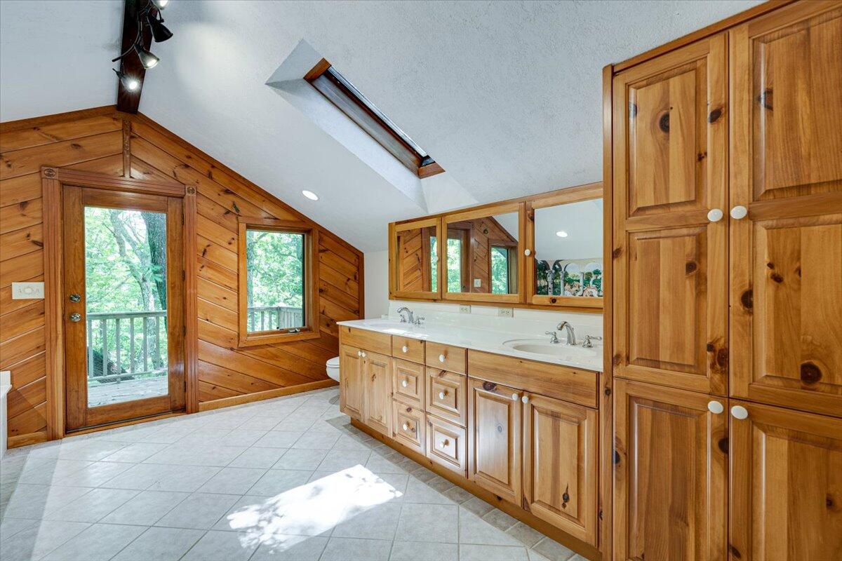 2035 Window Rock Road