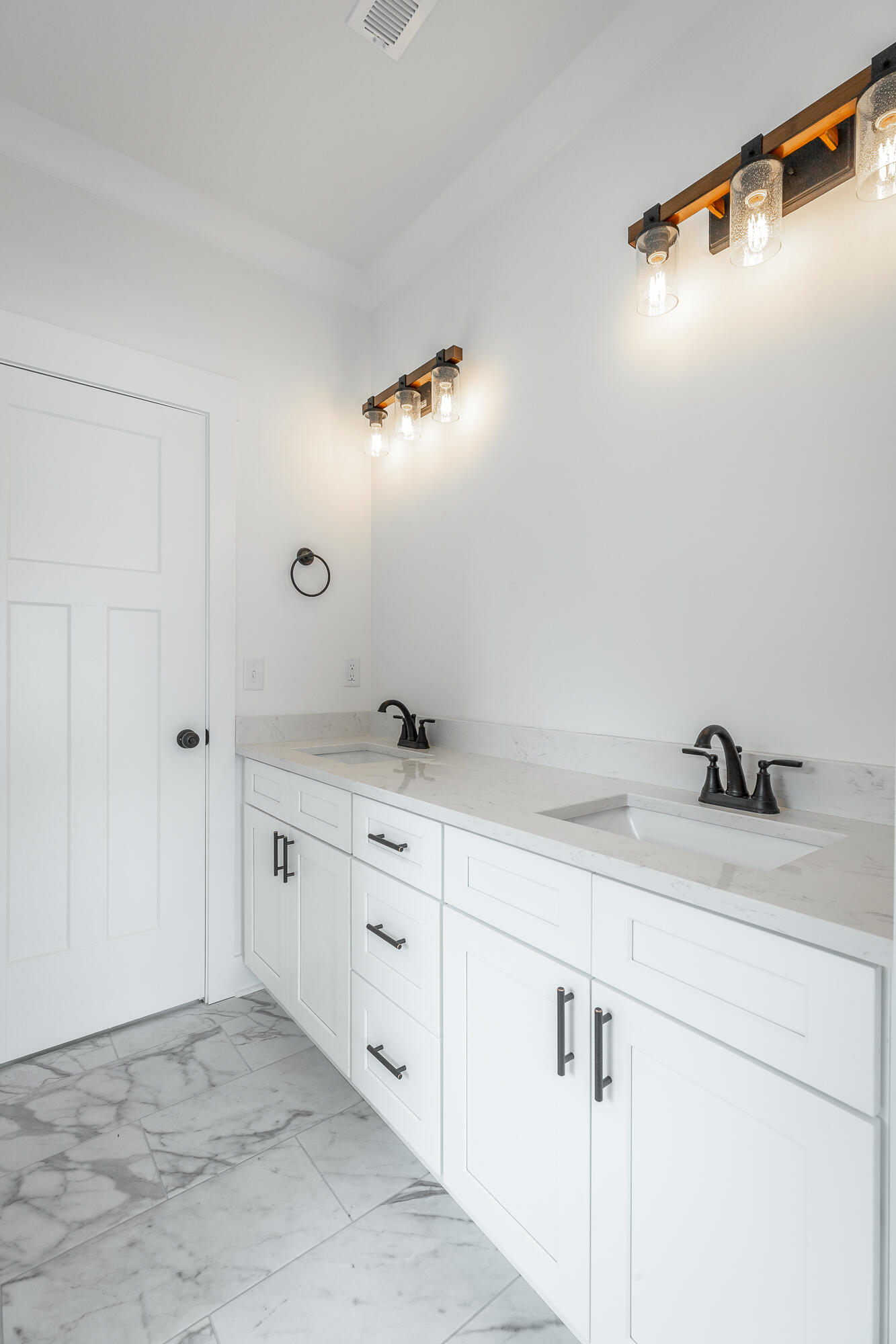 66 Silver Spur Road, 38