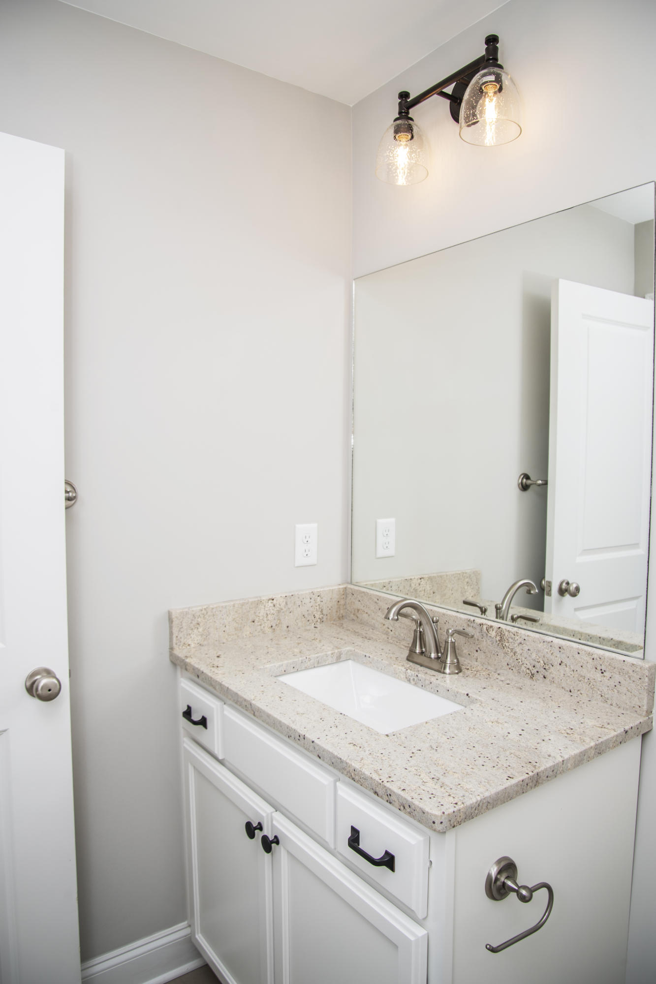 445 NE Bellingham Drive, 37c