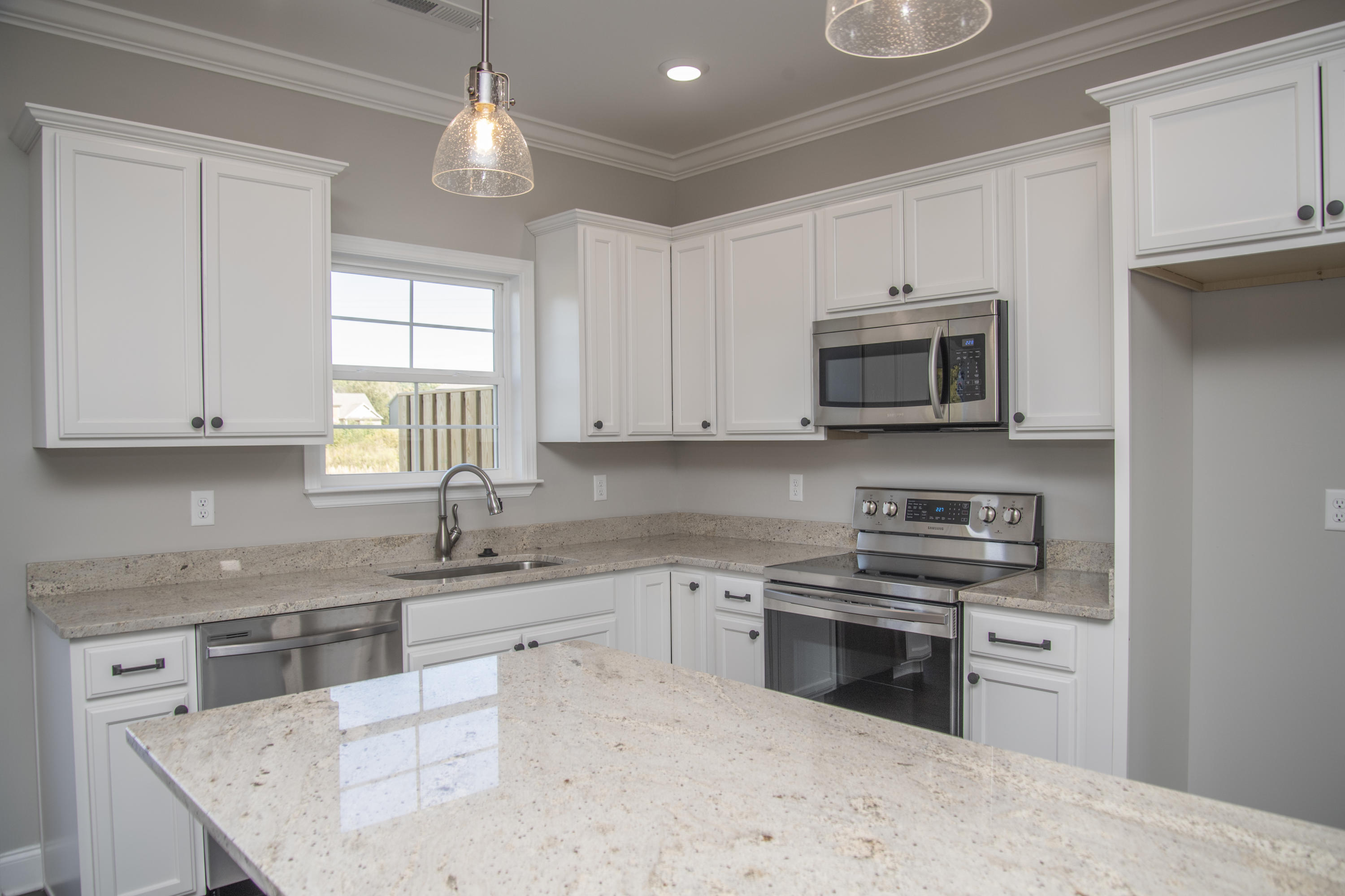 445 NE Bellingham Drive, 37c