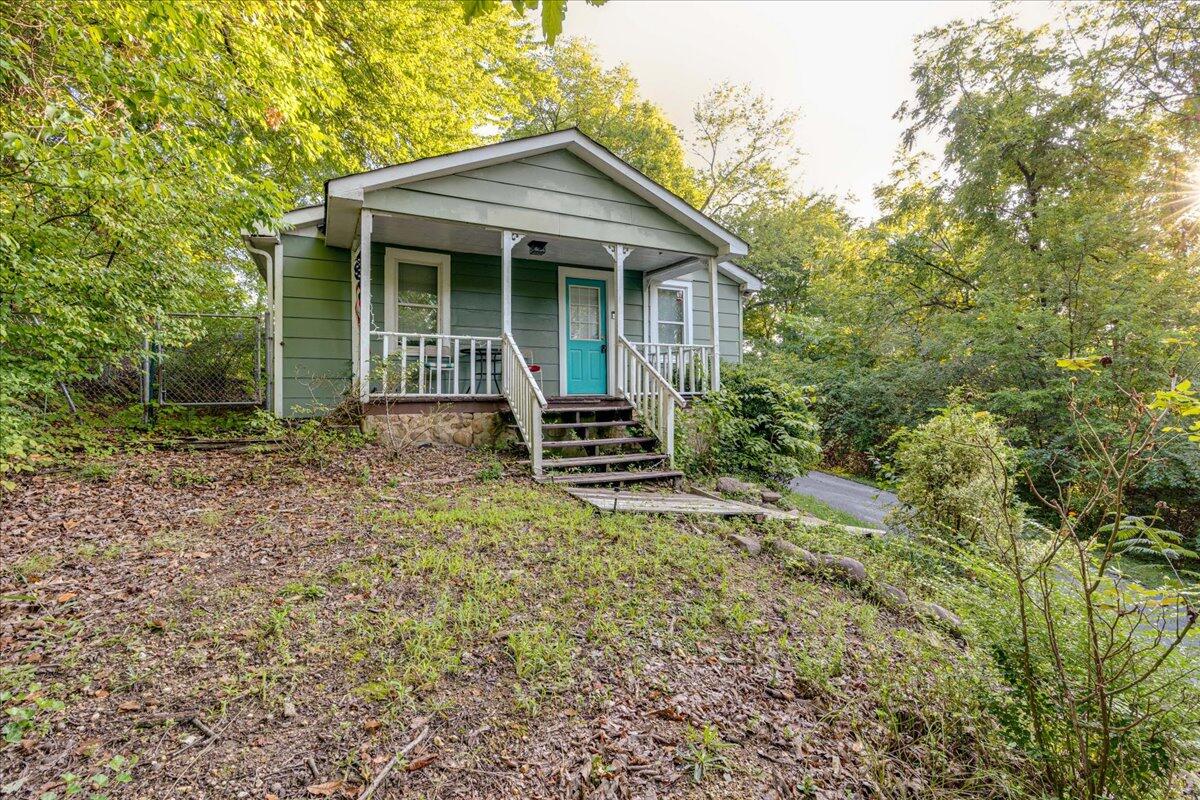 1313 Hixson Avenue