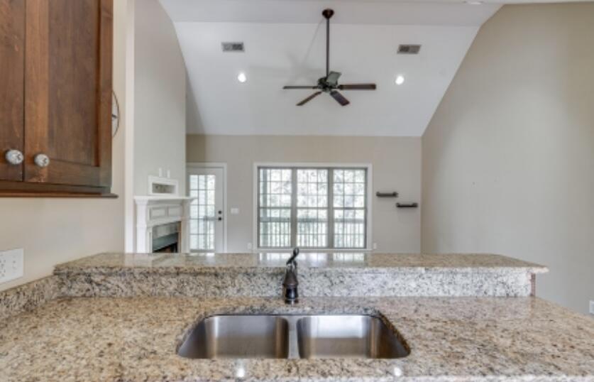 1104 Westwood Avenue
