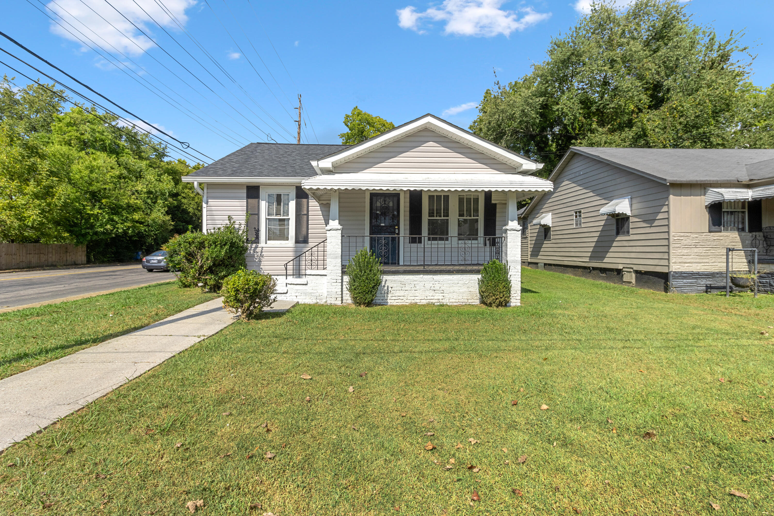 2001 Laura Street