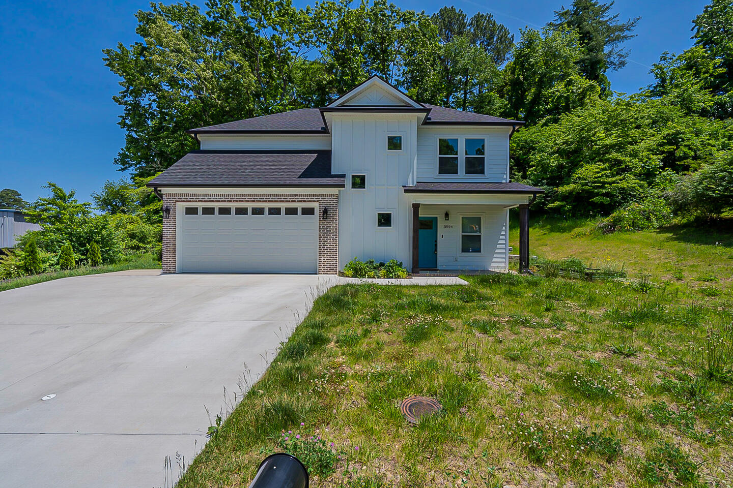 3924 W Fairfax Drive
