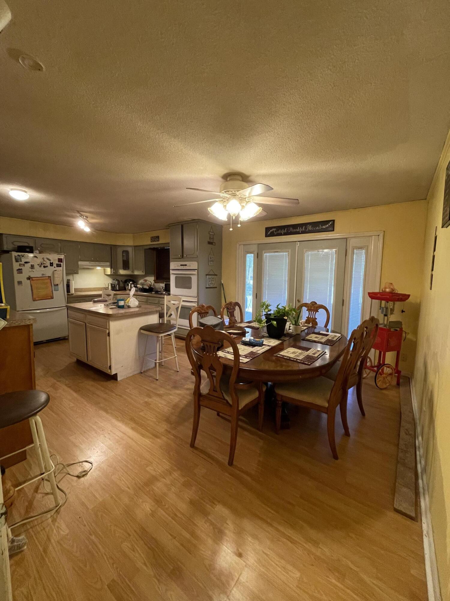 6223 Laguana Drive