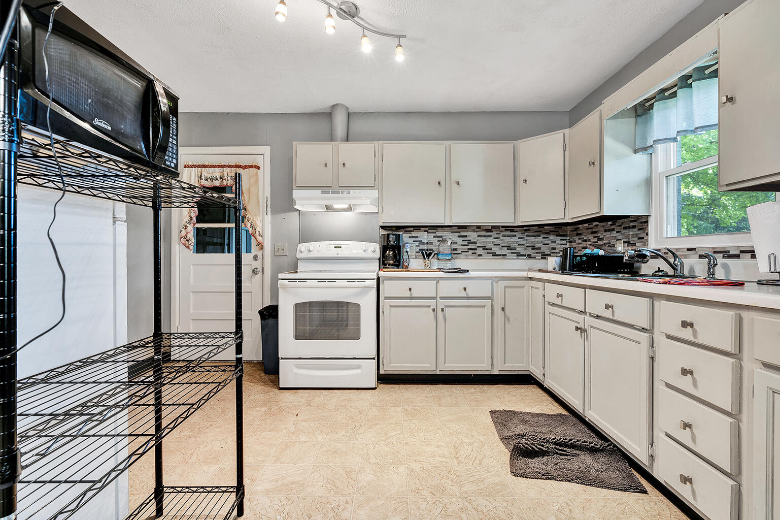 3351 Sweetens Cove Road