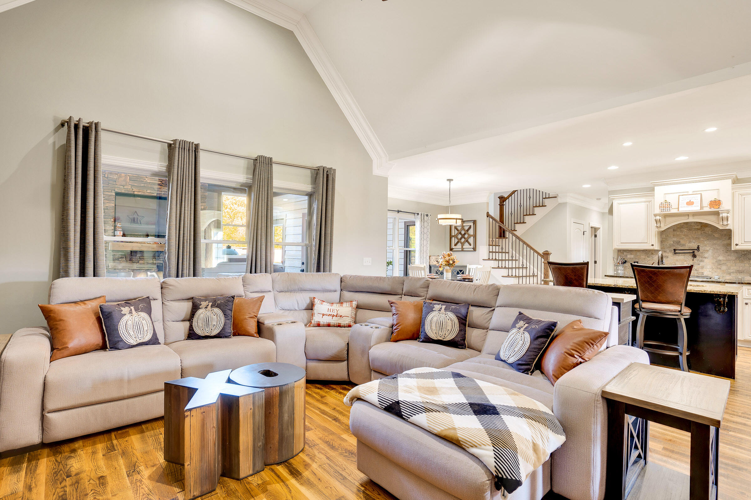 659 Deer Valley Drive