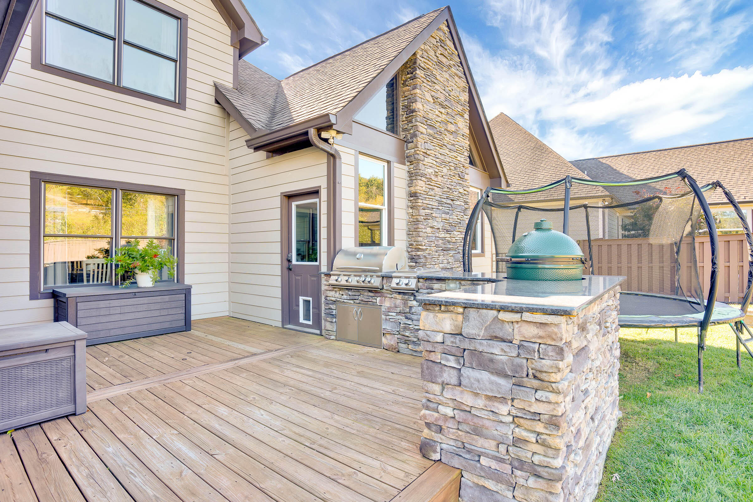 659 Deer Valley Drive