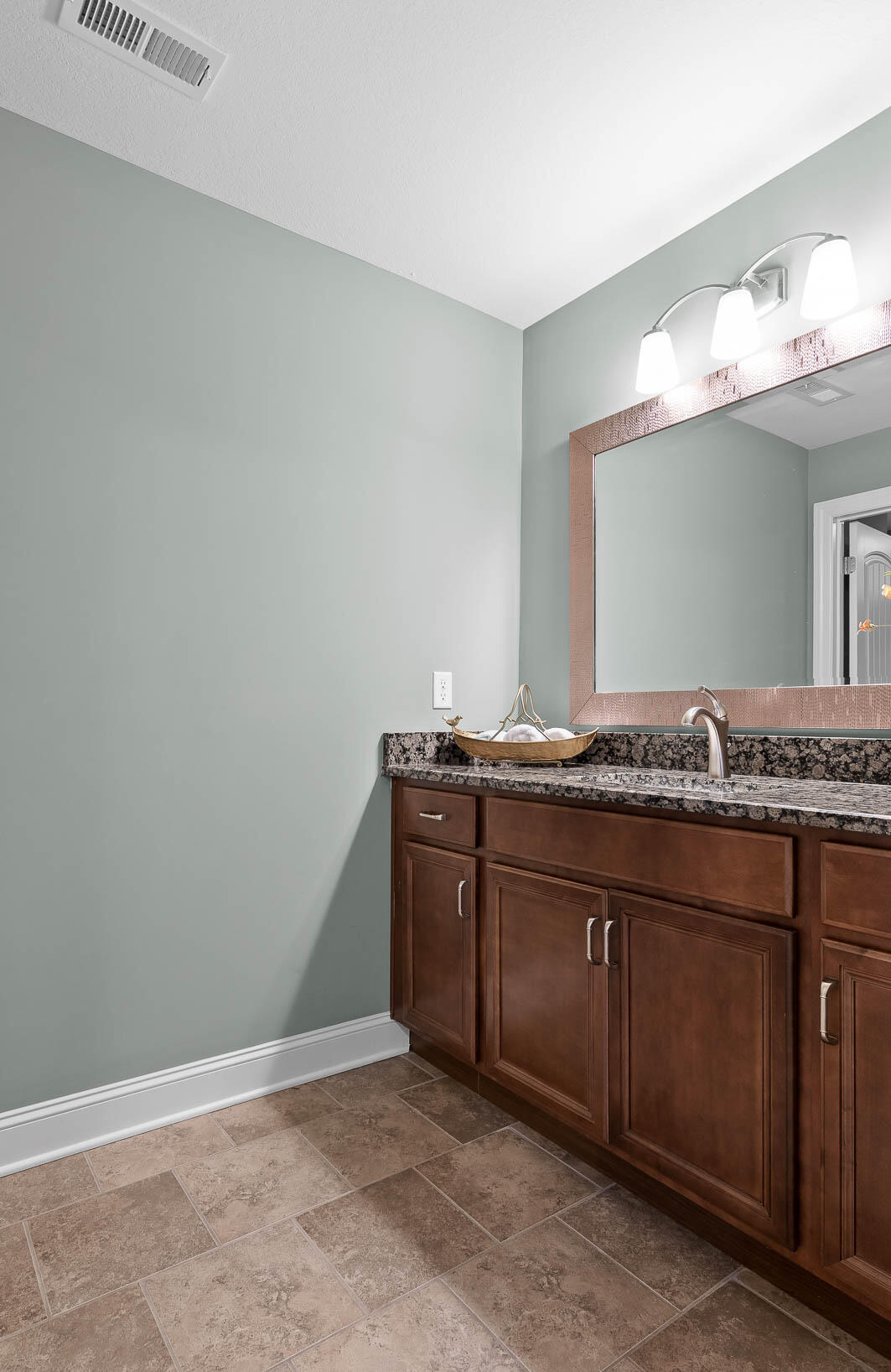 2420 Anchor Trail