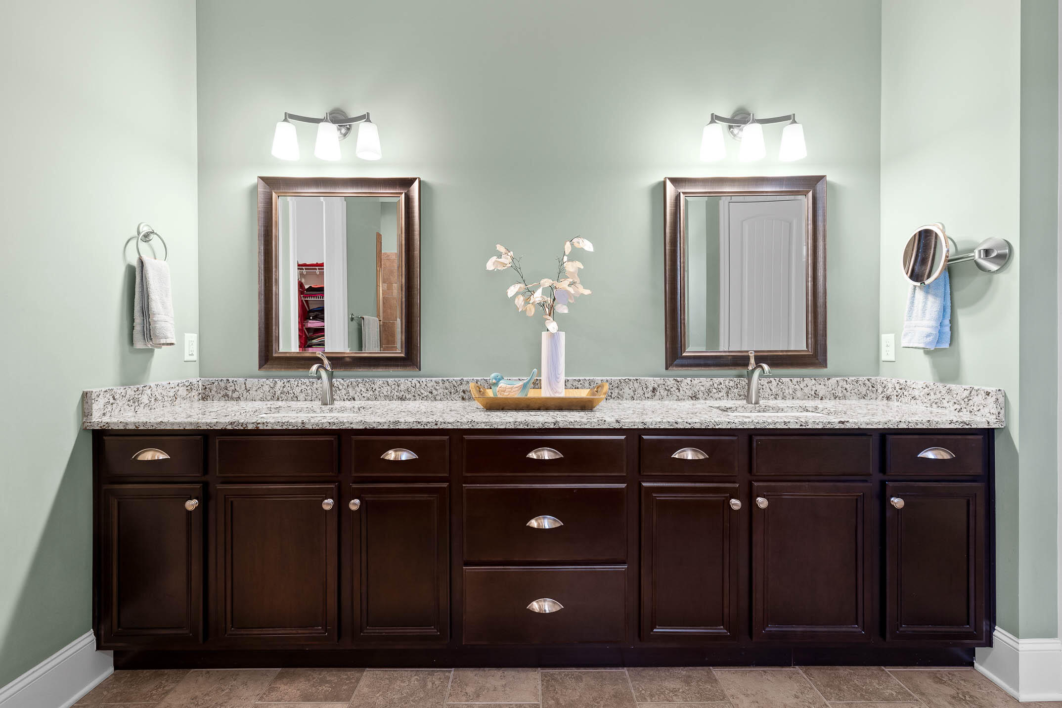 2420 Anchor Trail