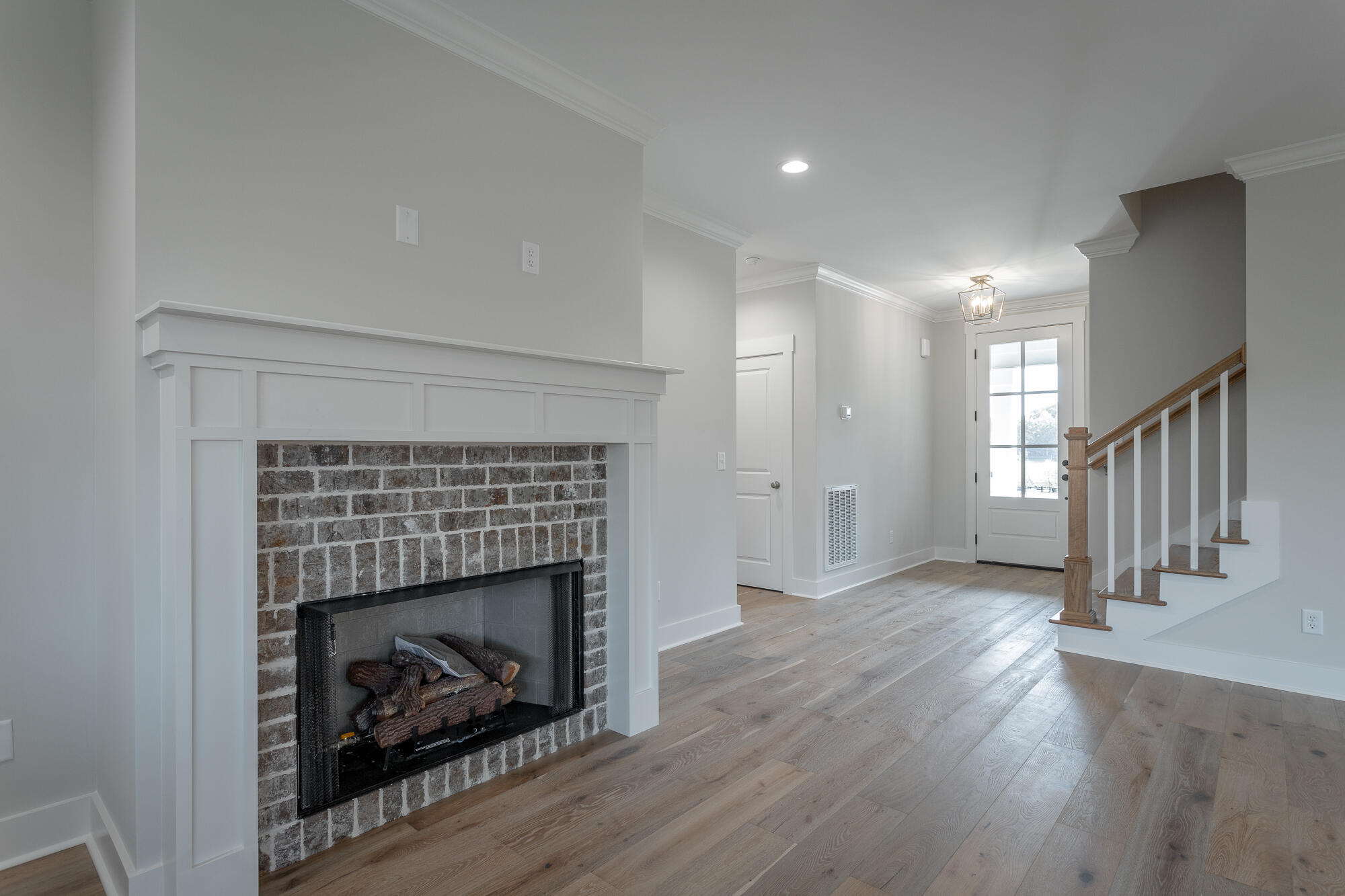 912 Equestrian Drive