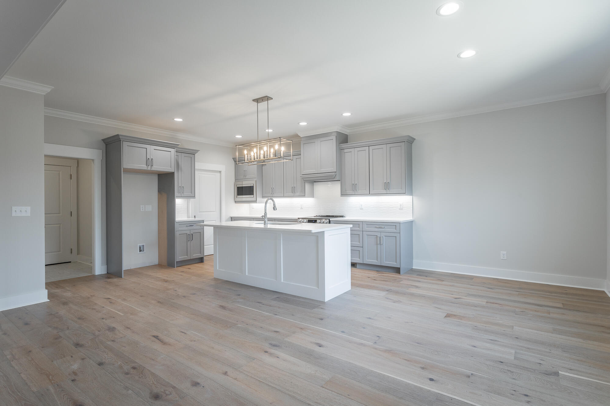 912 Equestrian Drive