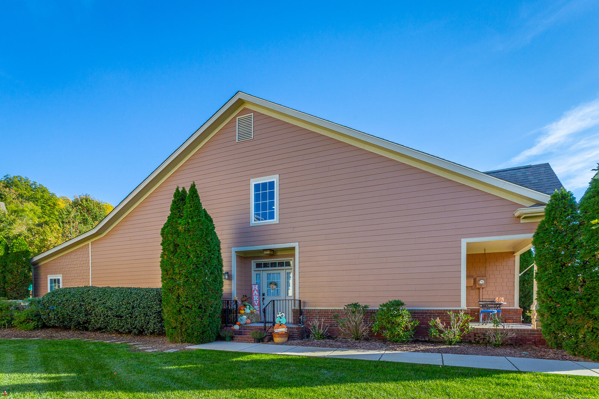 1126 Saddlebrook Drive