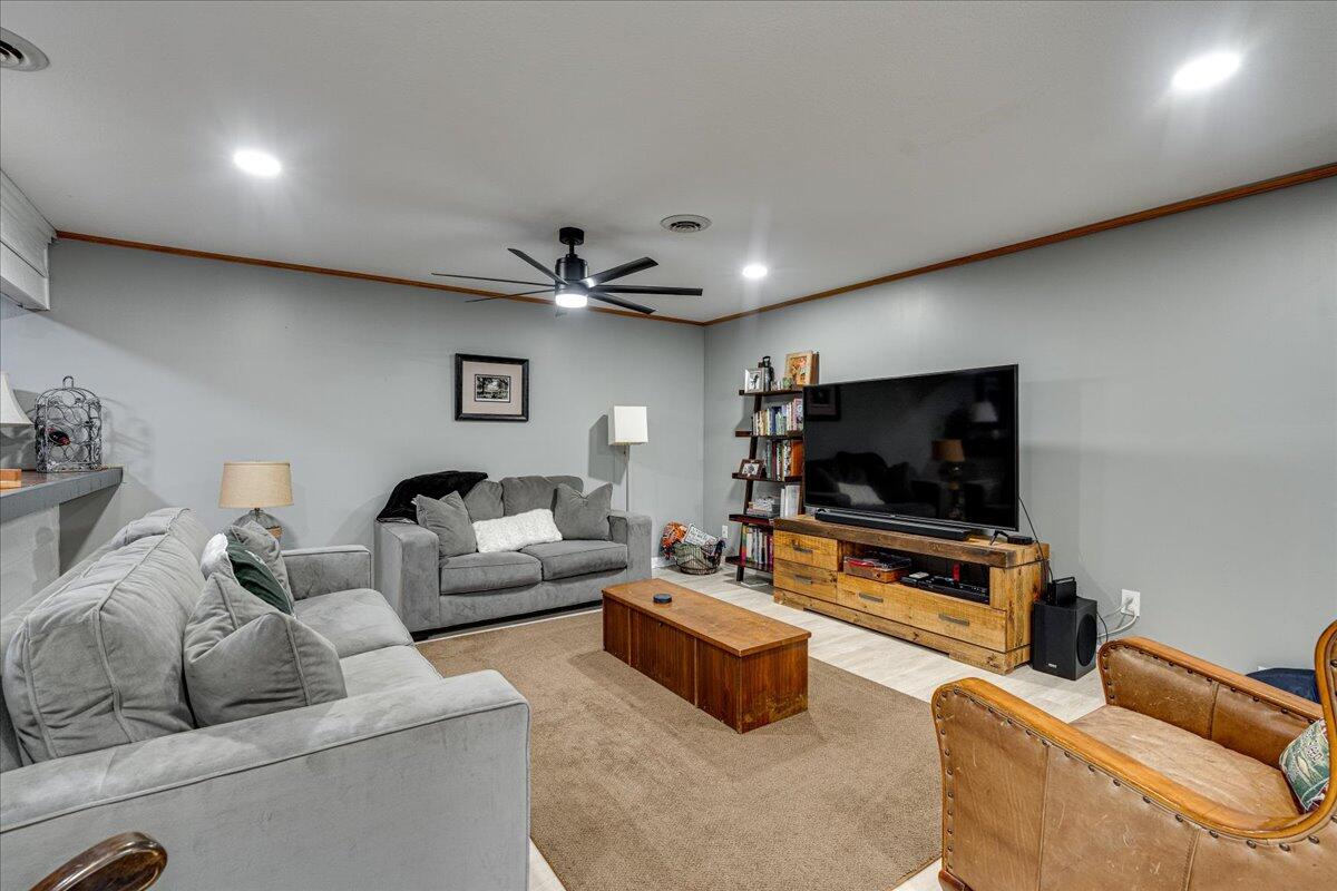 6925 Short Tail Springs Road
