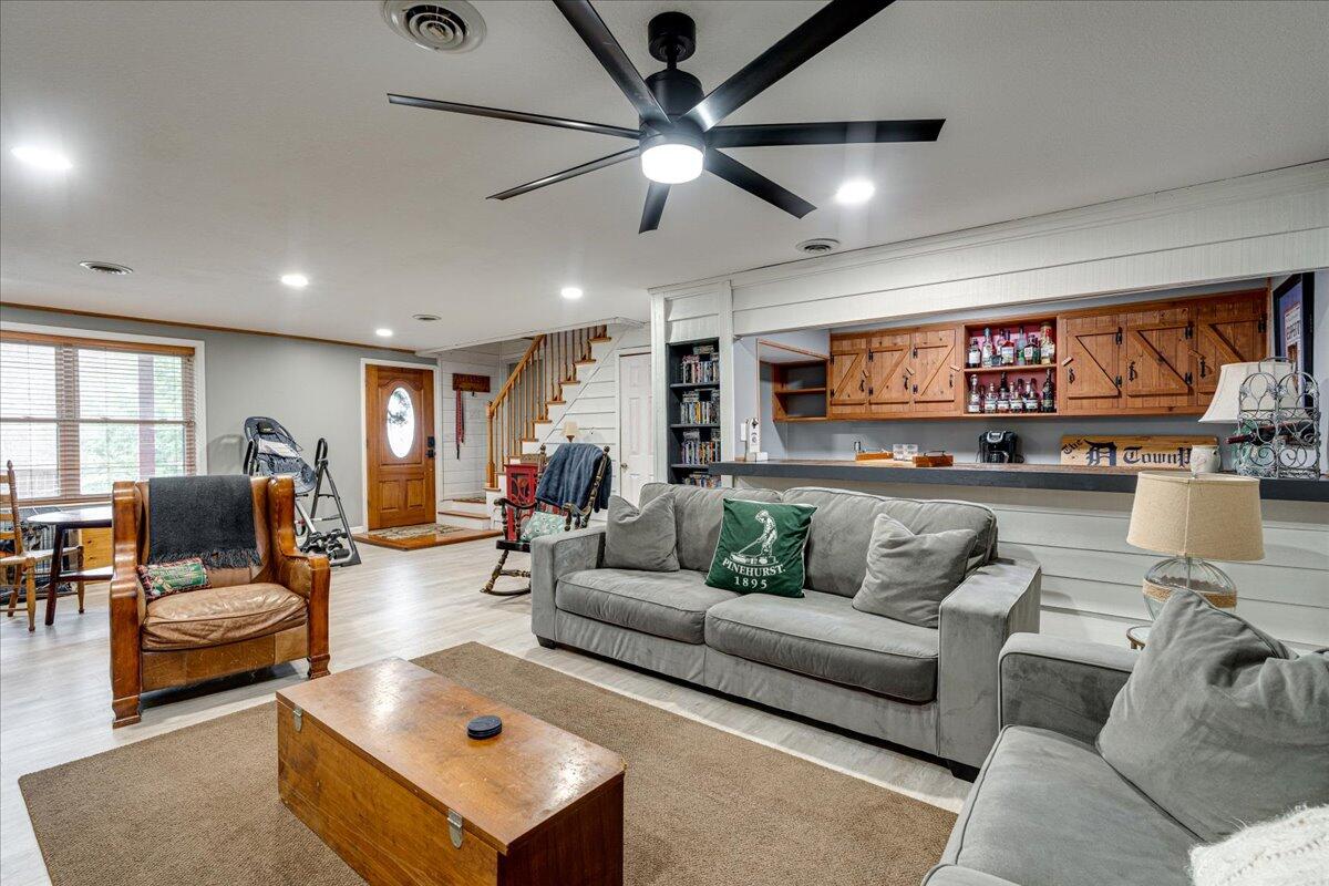 6925 Short Tail Springs Road