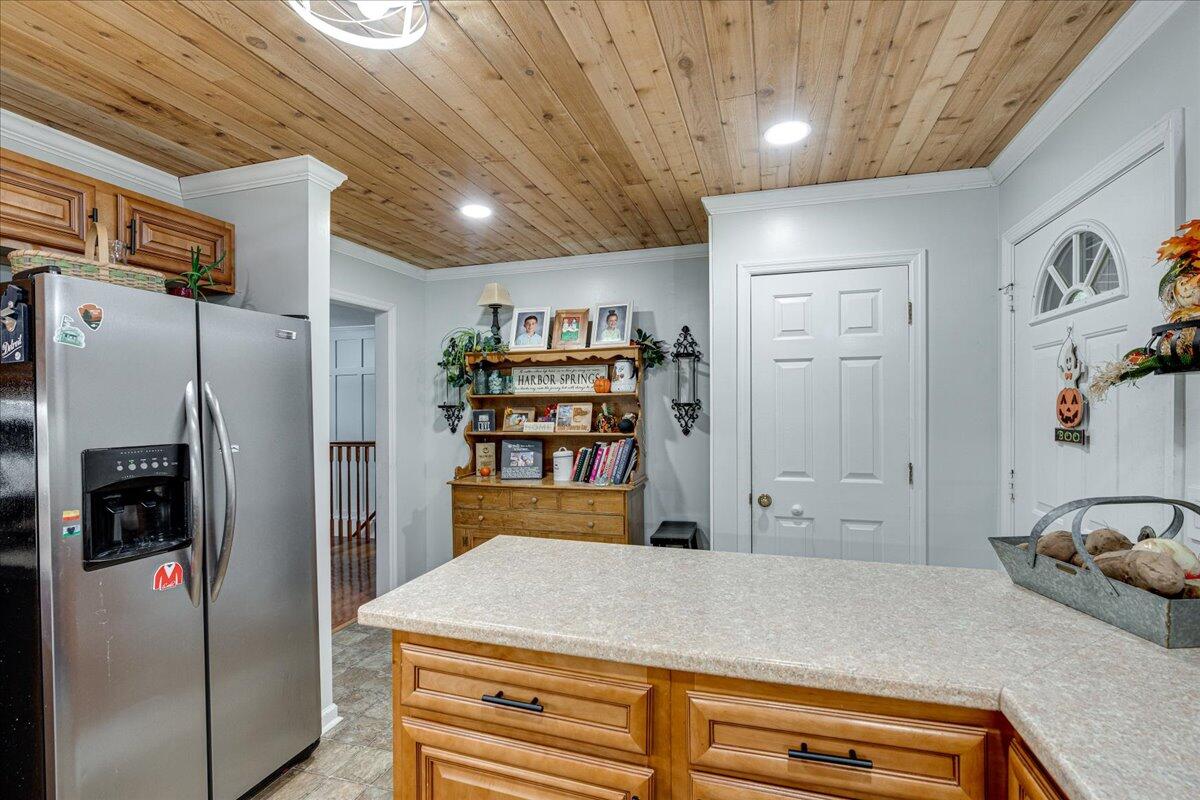 6925 Short Tail Springs Road
